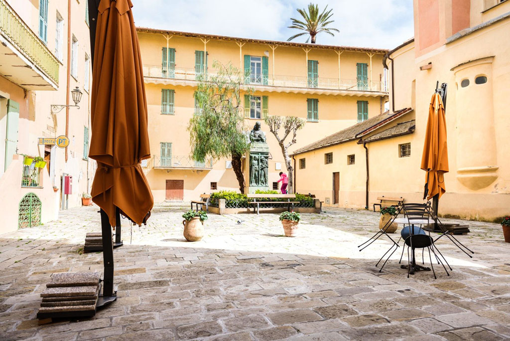 Square in Bordighera Alta