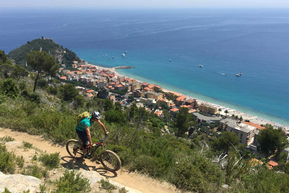 On the mountain bike in Liguria