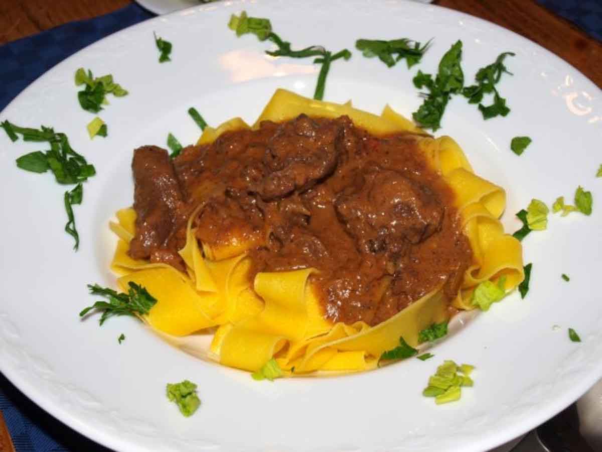 Pappardelle al ragù di cinghiale dalla Liguria