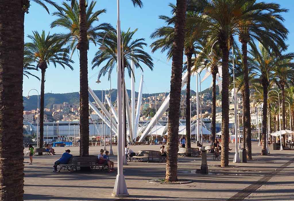 Die Hafenpromenade in Genova