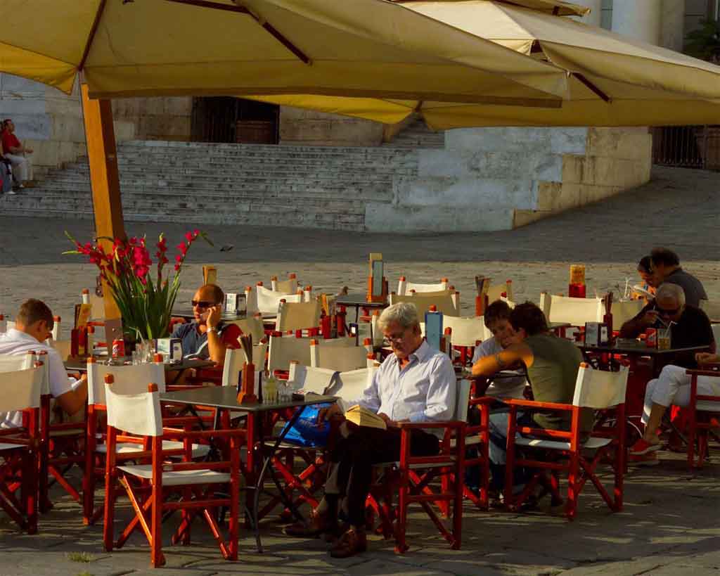 Cafe atmosphere in Genova