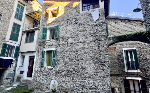 Townhouse for sale in Dolceacqua / DA 946