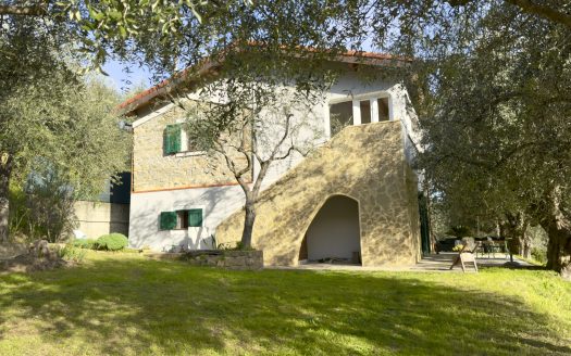 Country house for sale in Camporosso / CA 954