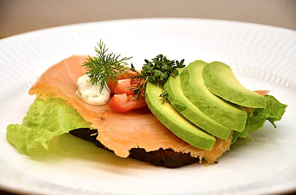 Smørbrød med laks og eggrere /109,-  (E.F.M)