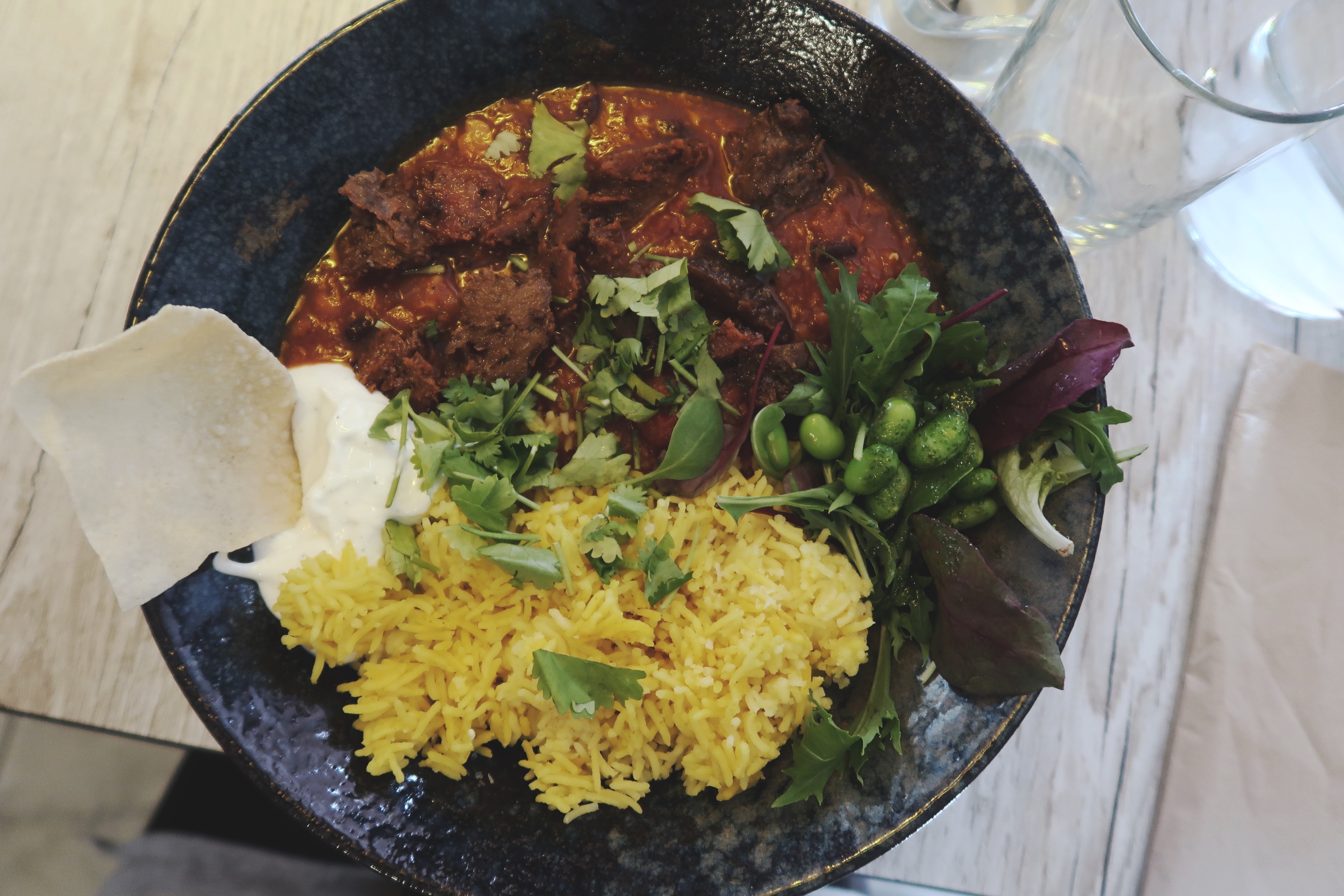 Gryta med seitan, grönsaker och ris