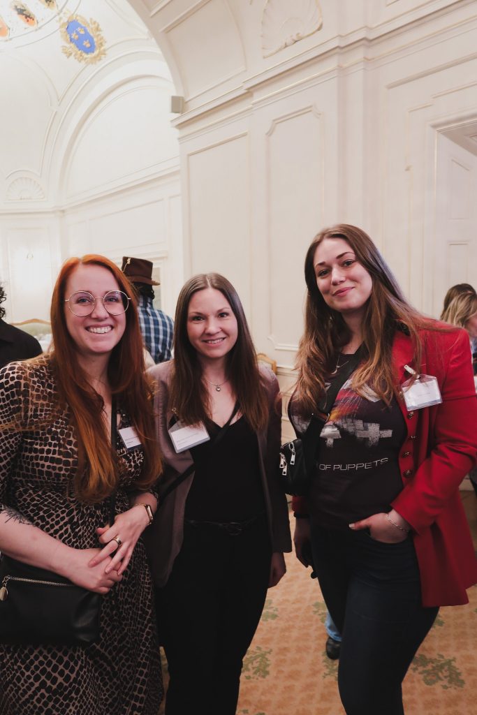 Cecilia "Ila" Lassfolk som driver Morotsliv, Jennie Himmerman som driver Ekoliv och Tess Waltenburg på event kring hållbart mode i Riksdagen 