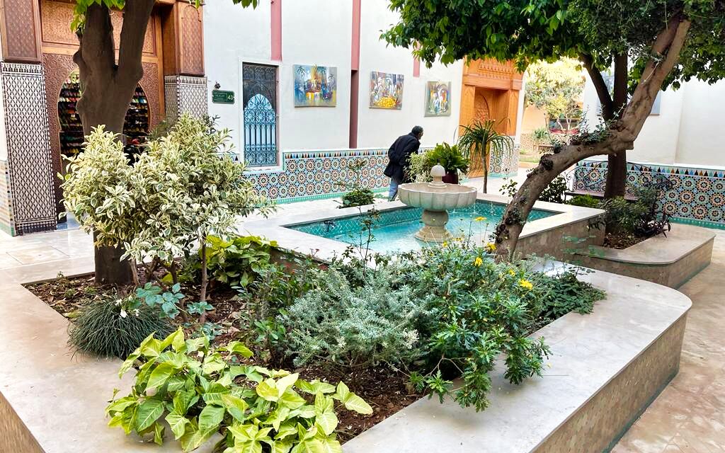 Ein Garten der Stadt Marrakesch