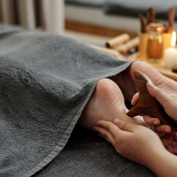 feet-massaga-spa-salon-less