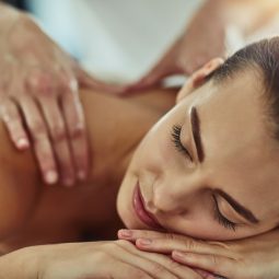 relax-detox-massage-with-woman-spa-wellness-luxury-cosmetics-treatment-skincare-peace-zen-with-female-customer-hands-therapist-physical-therapy-salon-beauty-less