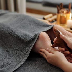 feet-massaga-spa-salon-less feet-massaga-spa-salon-less