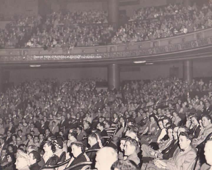 Large audience at Adamski lecture in Detroit, 28 March 1954