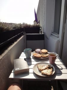 Ernährung im Alltag - hinsetzen und genießen! Und das Buch bleibt zu!