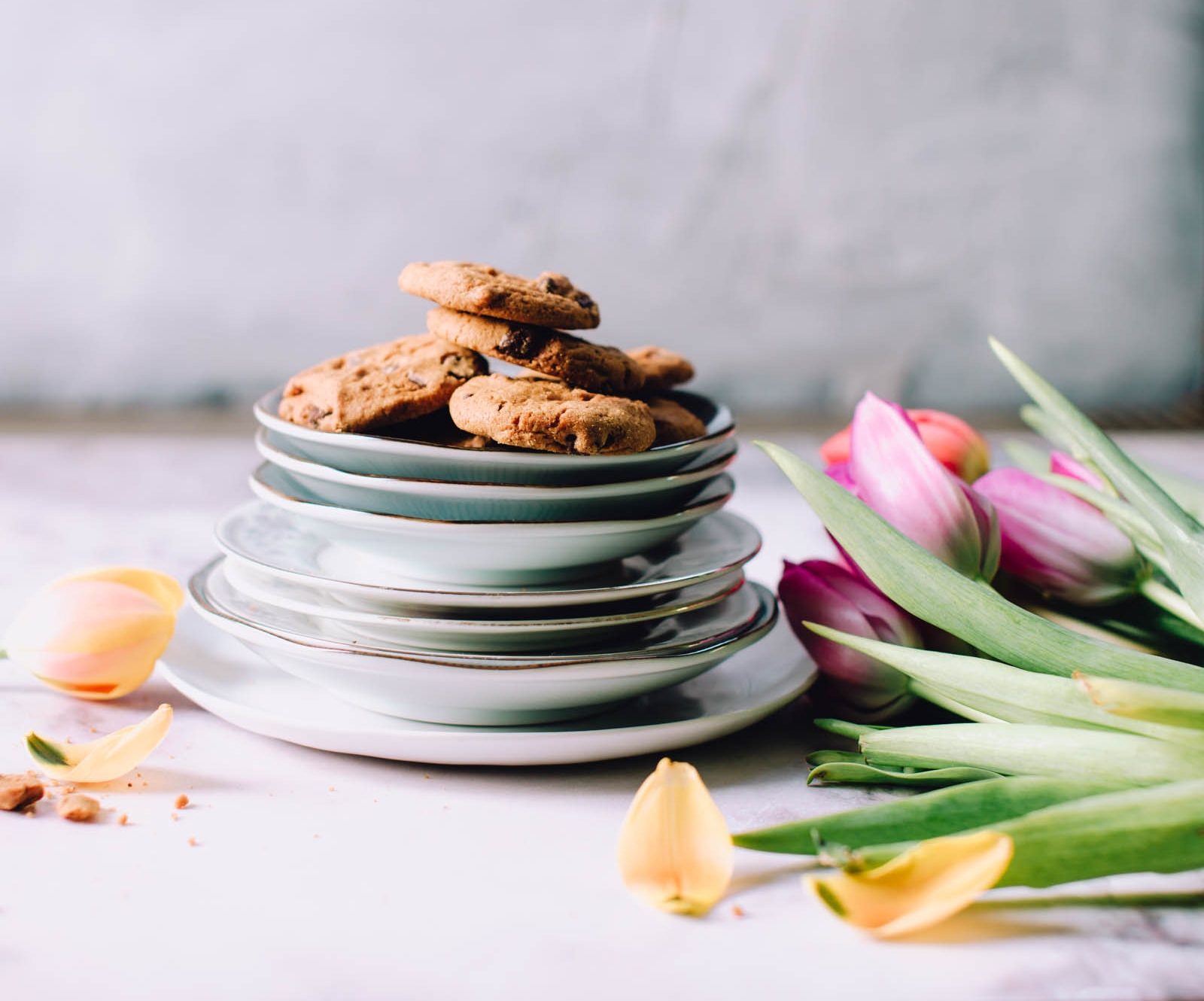 Vegane Chewy Chocolate Chip Cookies - Photo by Jennifer Pallian