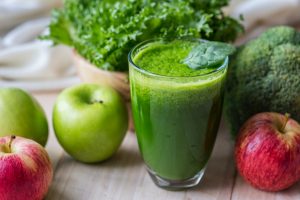 Grüner Smoothie mit Spinat