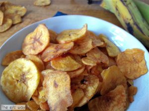 Knusprige Kochbananenchips sind ein gesunder Snack