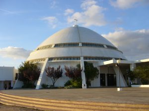 Ufo oder Kirche? Santuário de Nossa Senhora da Piedade an der Algarve in Portugal 