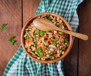 Veganes Graupen-Risotto mit Gemüse