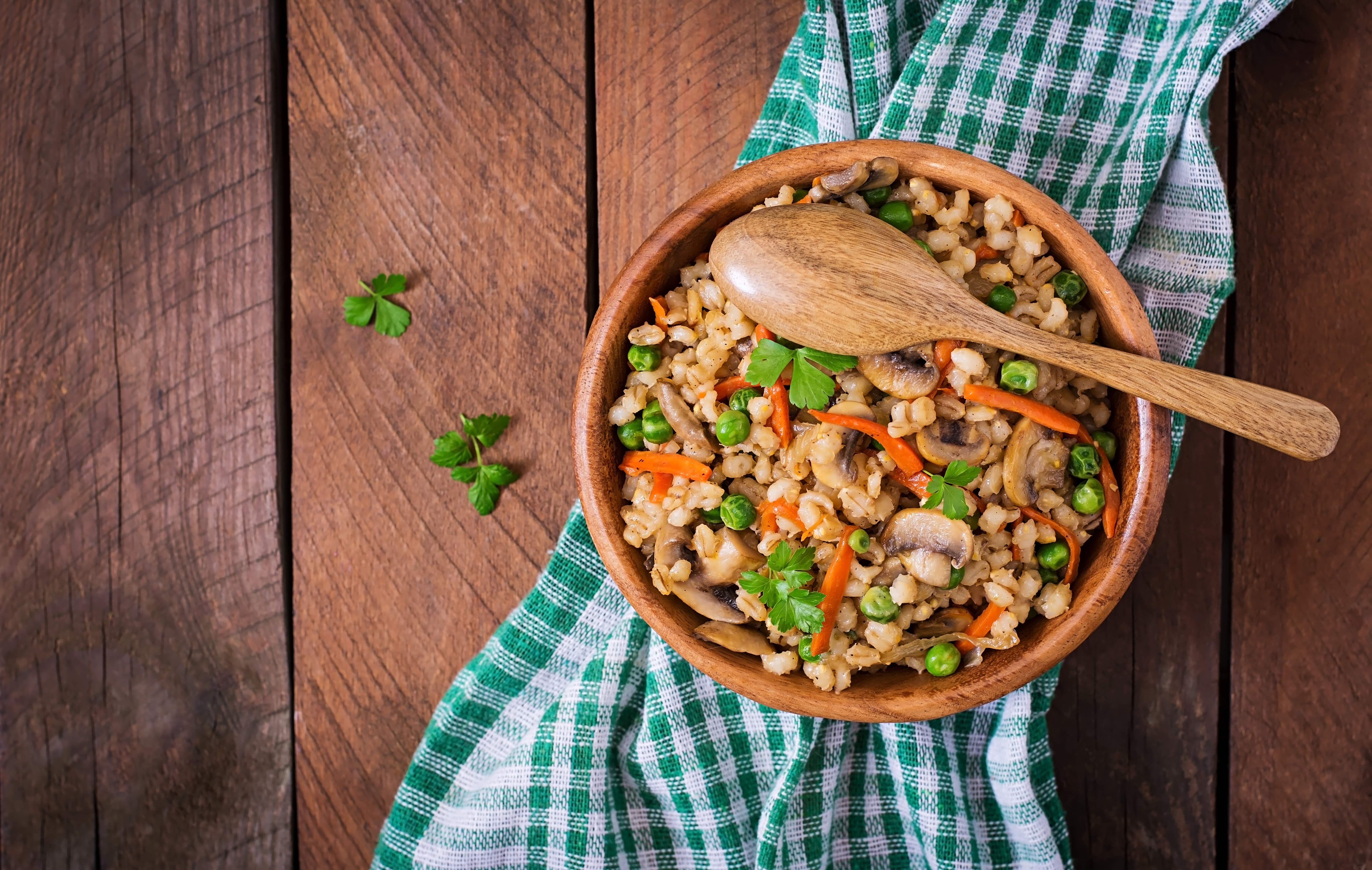 Veganes Graupen-Risotto mit Gemüse