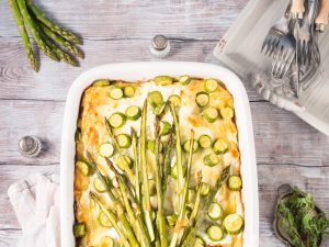 Vegane Spargel-Lasagne mit Blattspinat