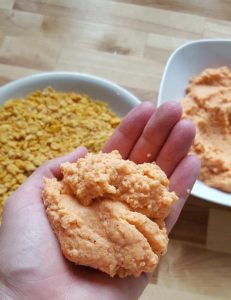 Vegane Linsenschnitzel von Hand formen