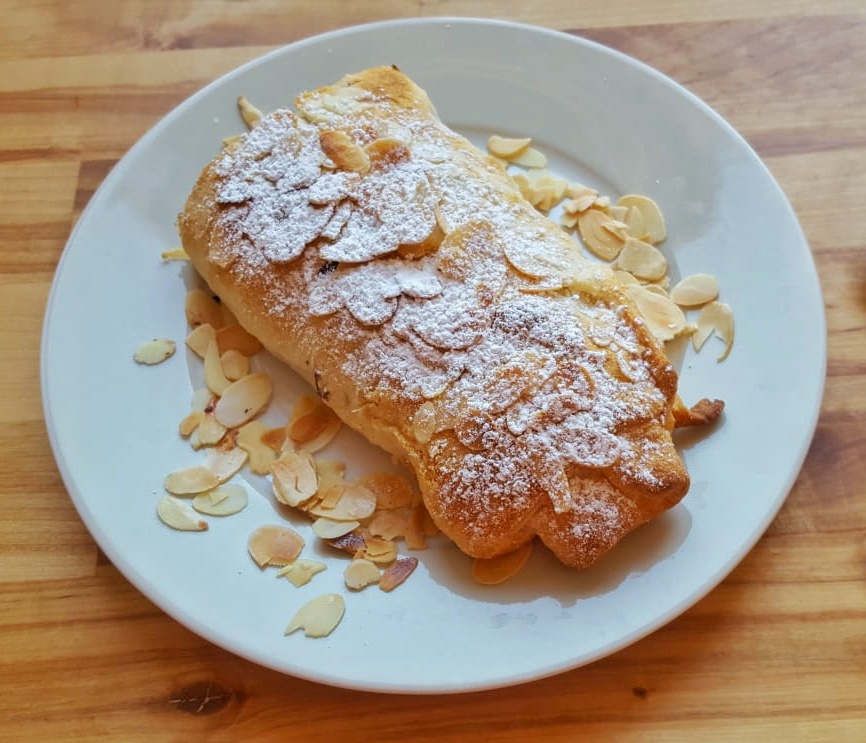 Vegane Croissants mit Marzipan