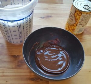 Vegane Mousse au Chocolate für die Zwischenschicht der veganen Schokotorte