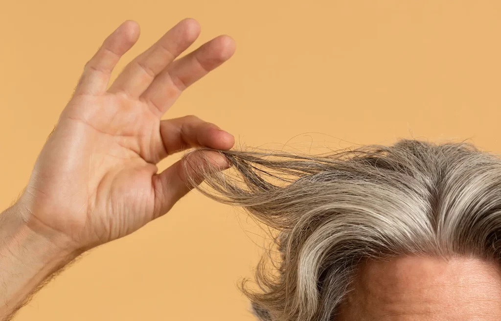 Sliter du med grått hår? Prøv dette