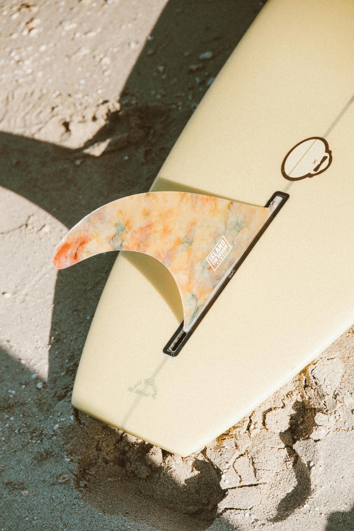 Surfboard fin