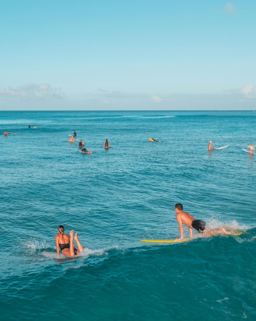 How to paddle out on a surfboard