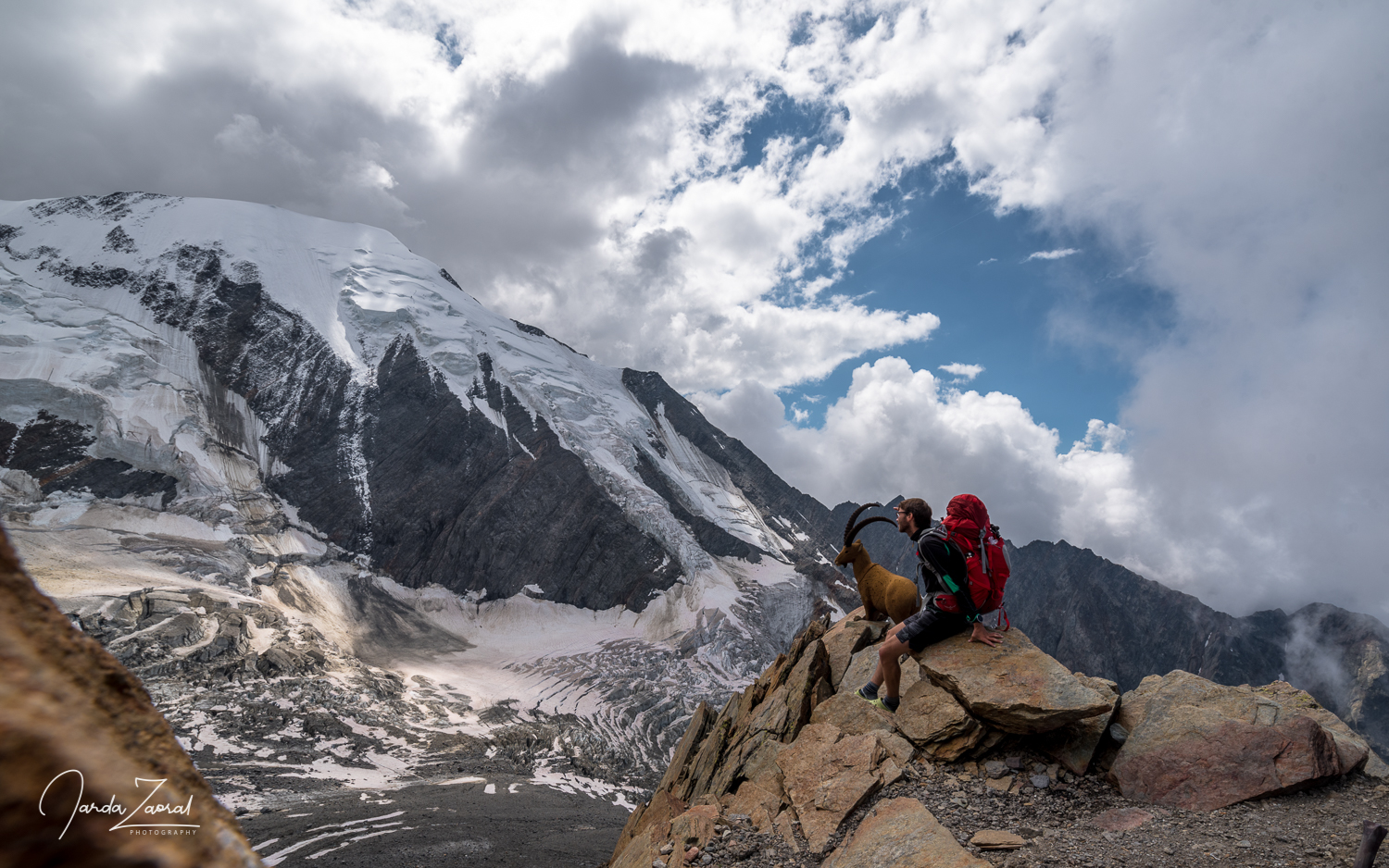 View from the  the Tête Rousse Hut to glacier