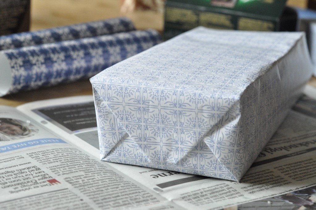 Genbrug julens gavepapir. Lav dine egne gaveposer.