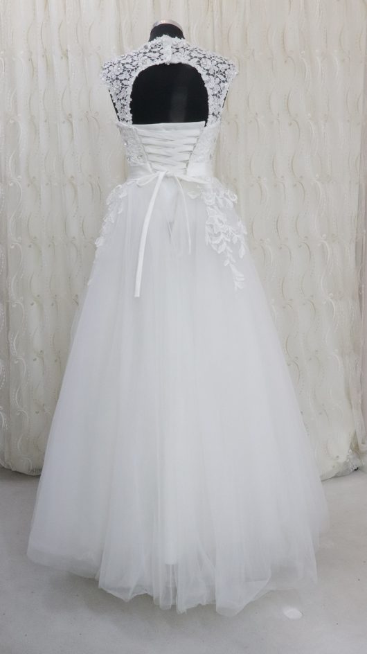 WOO £525 sz 10 12 Lace trim ball dress - tie up back - full skirt The London Bridal Boutique Designer wedding dress samples and ex display stock #southlondonweddingdress