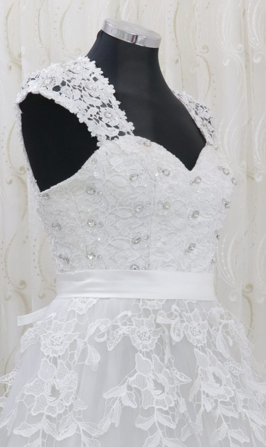 WOO £525 sz 10 12 Lace trim ball dress - tie up back - full skirt The London Bridal Boutique Designer wedding dress samples and ex display stock #londonweddingdresses