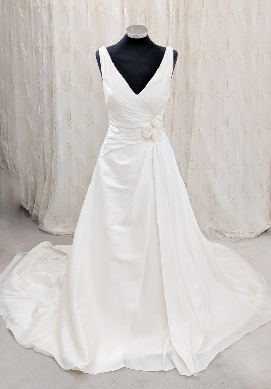 Romanti ball gown wedding dress - ivory wedding dress - croydon bridal store - wedding shop Croydon