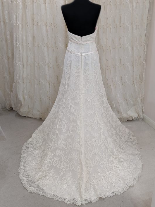 Satin double bow lace collumn dress - ivory wedding gown - lace bridal dress - croydon brides - ex display wedding dresses - designer sample wedding dress