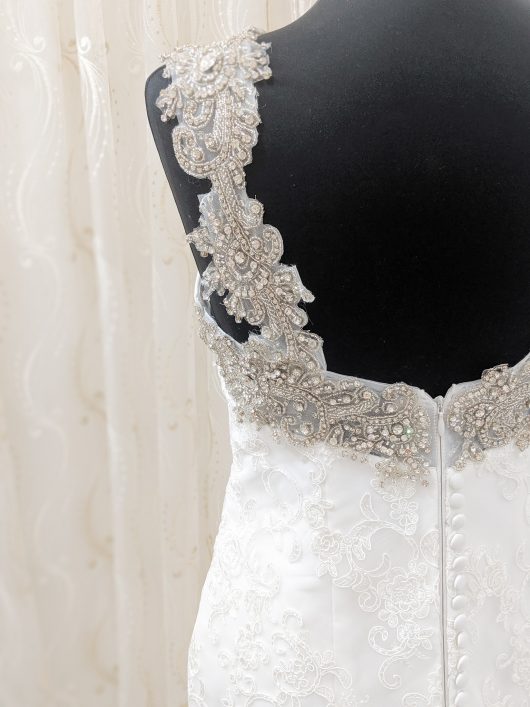 Embellished lace dress - mermaid dress - full skirt lace dress - embelished straps #croydonweddingdress