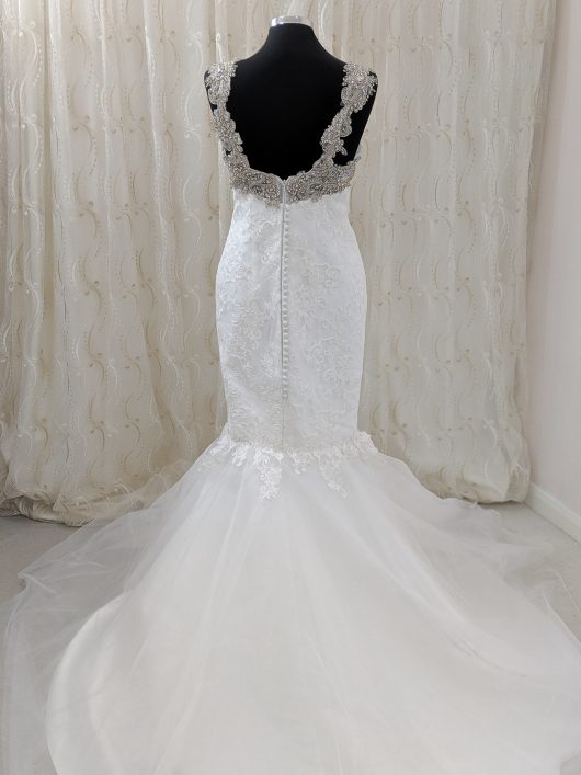 Embellished lace dress - mermaid dress - full skirt lace dress - embelished straps #croydonweddingdress