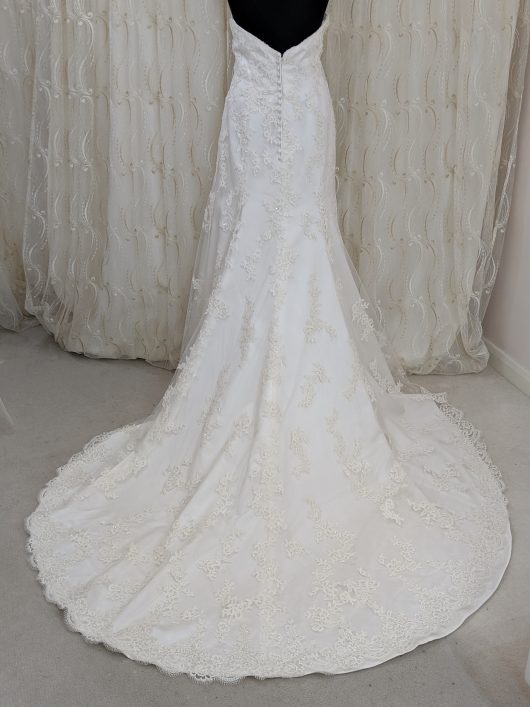 Sweetheart mermaid lace white wedding dress - the london bridal boutique - croyon bridal shop