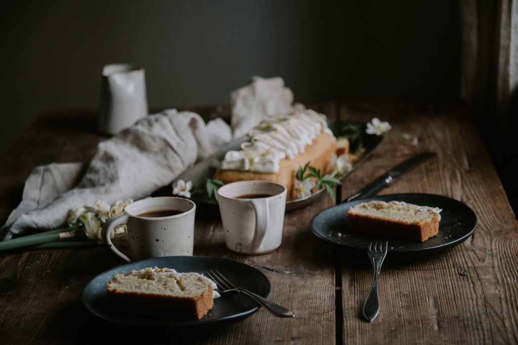 Lemon cake with poppy seeds and lemon frosting