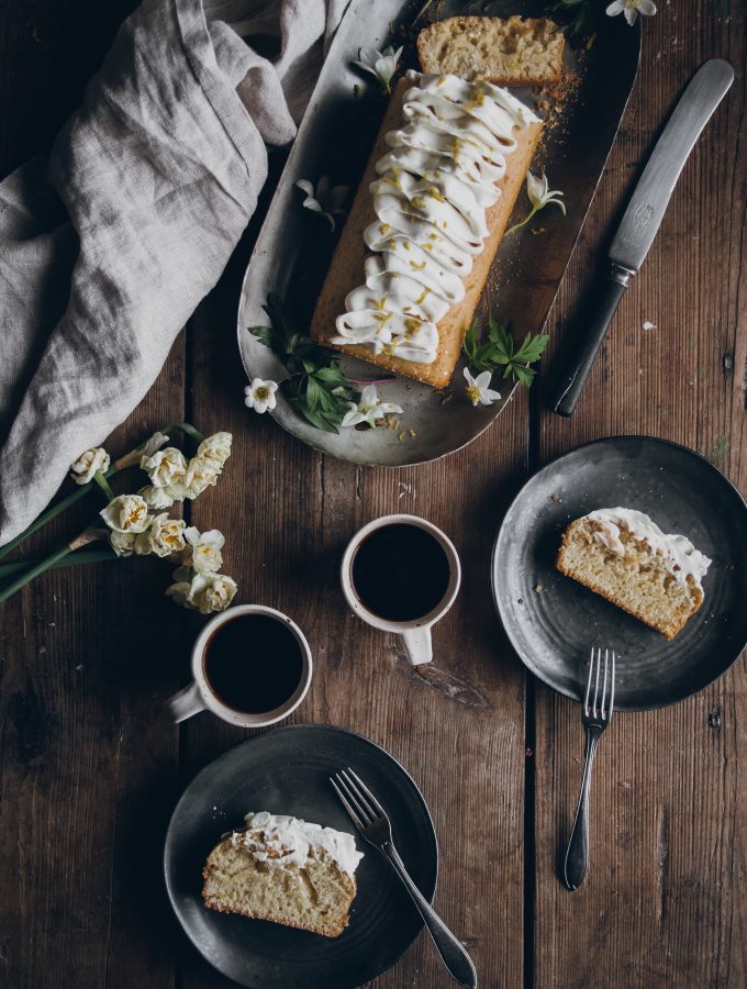 Lemon cake with poppy seeds and lemon frosting