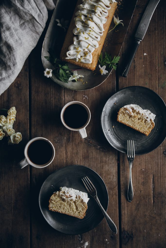 Lemon cake with poppy seeds and lemon frosting