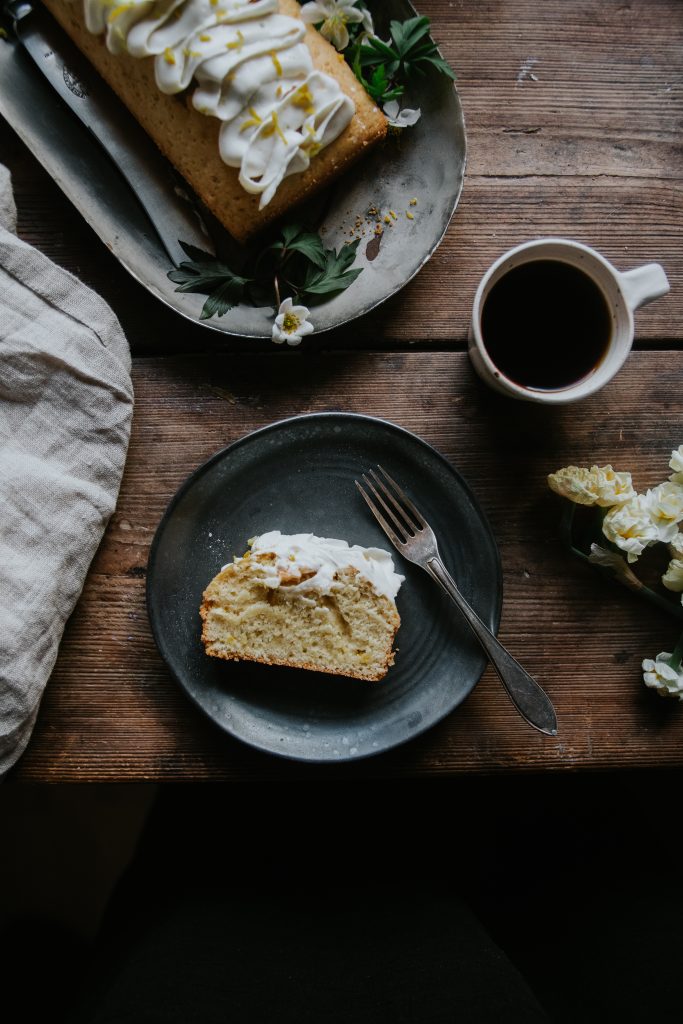 Lemon cake with poppy seeds and lemon frosting