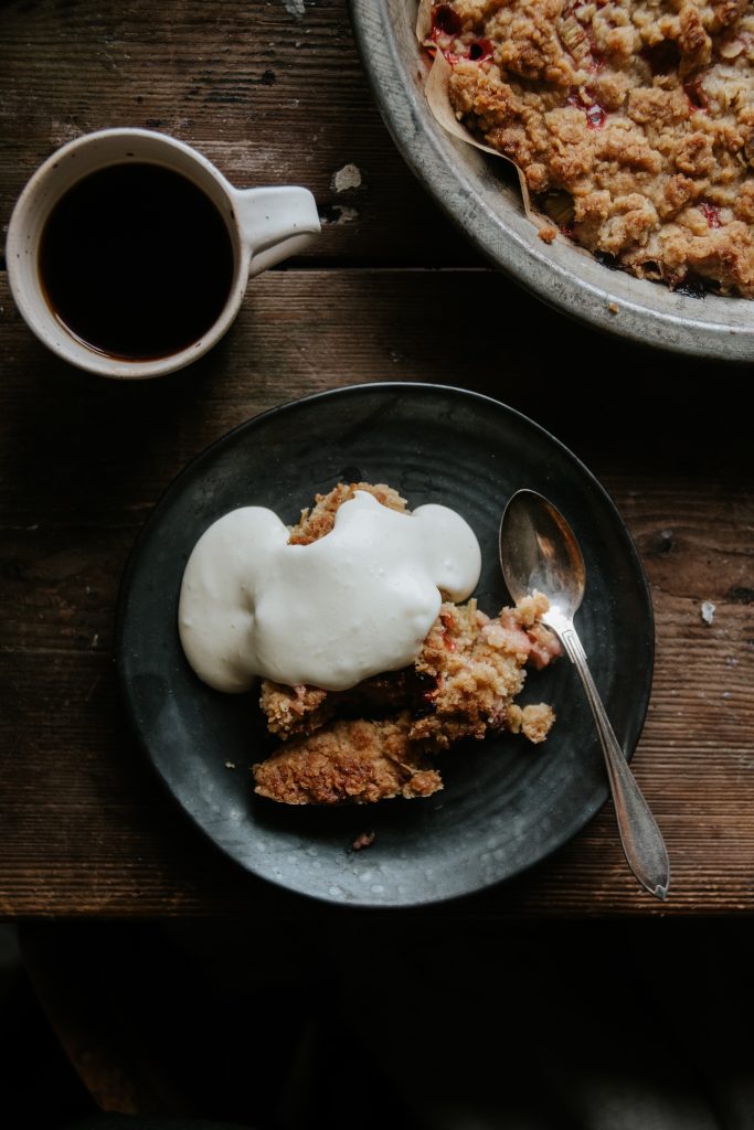 Strawberry & rhubarb crumble