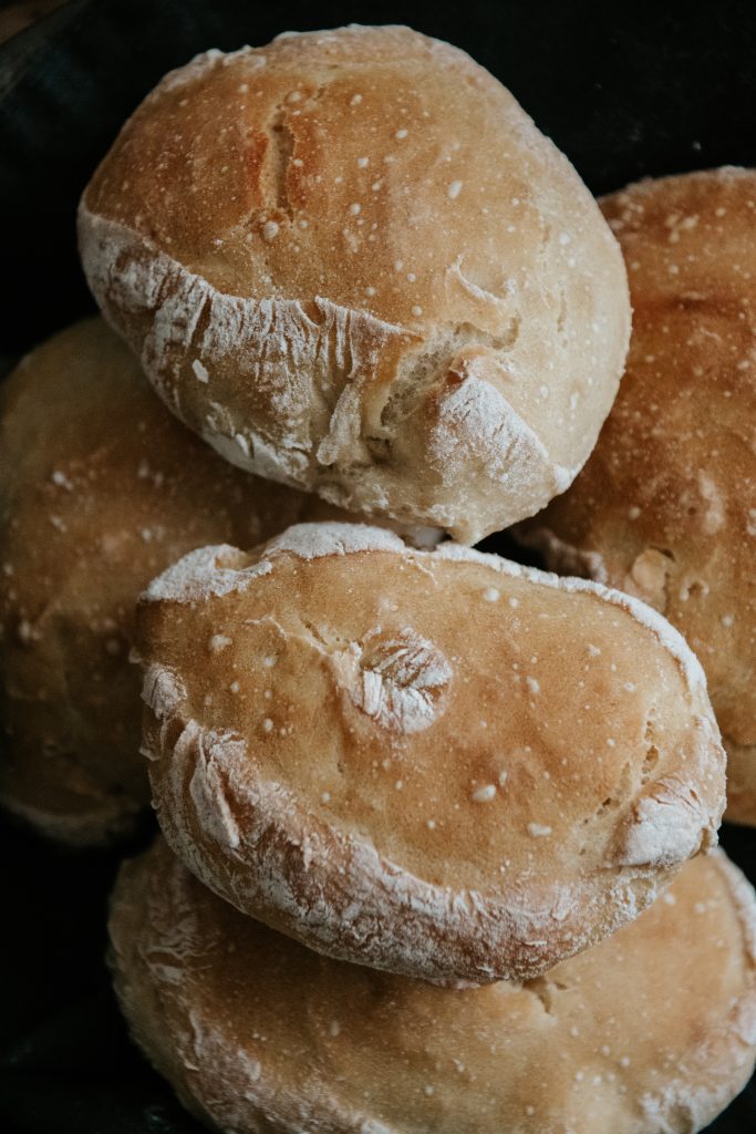 Over night bread rolls with walnuts