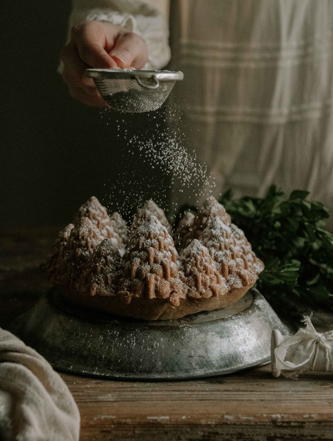 Gingerbread bundt cake