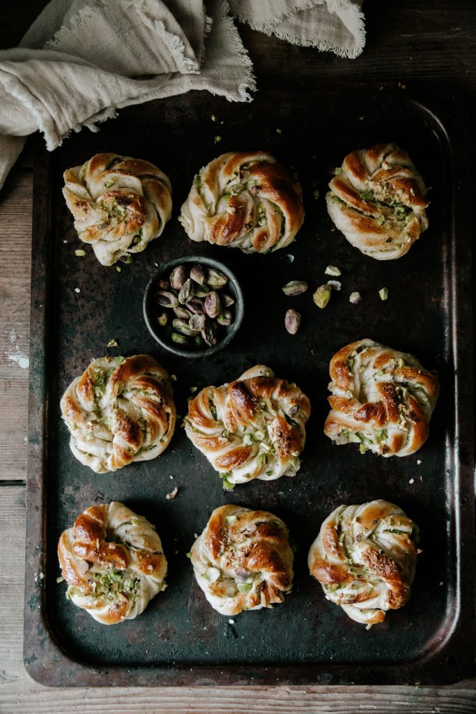 pistachio buns