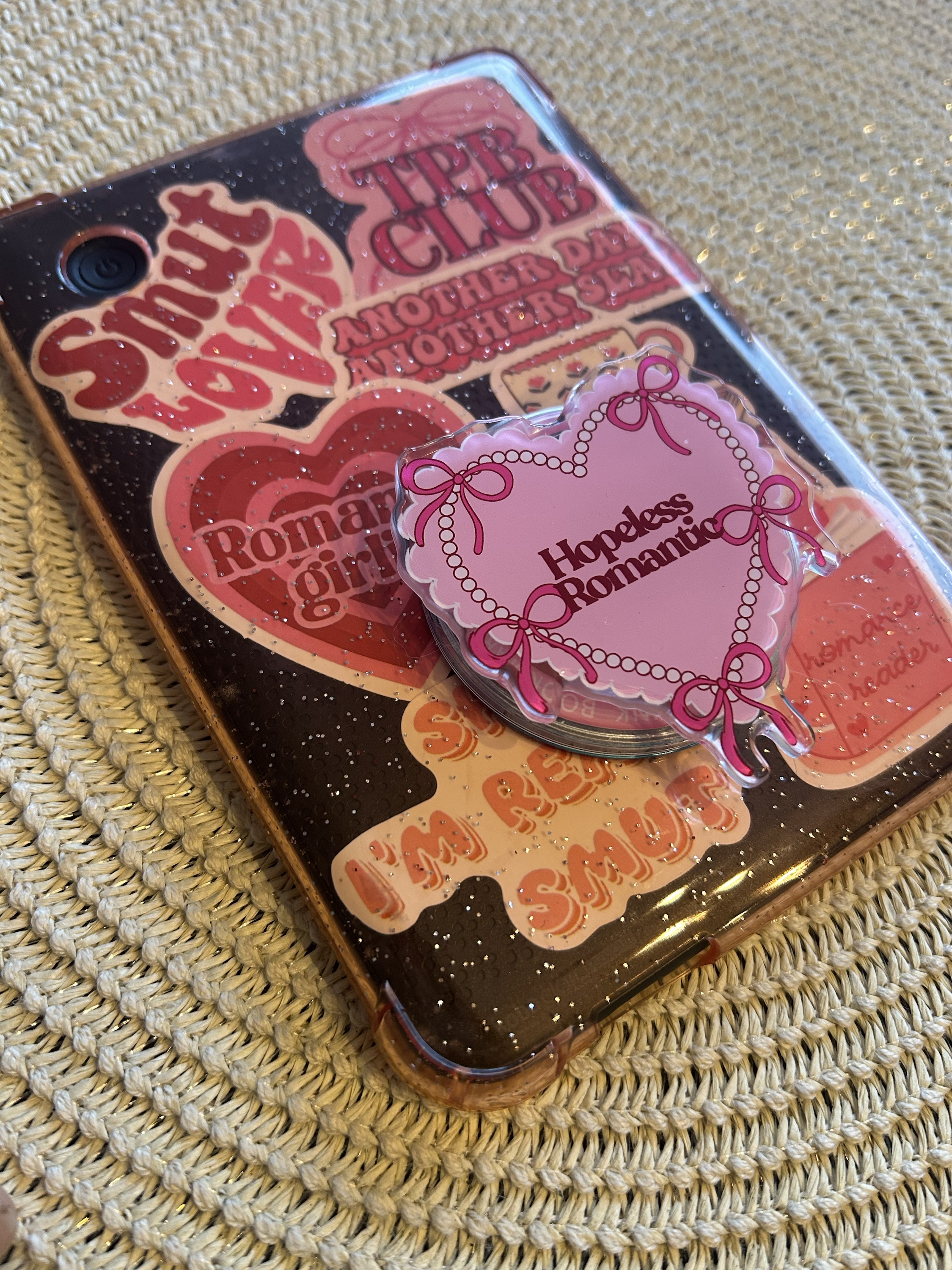 Hopeless Romantic E-reader Popsocket