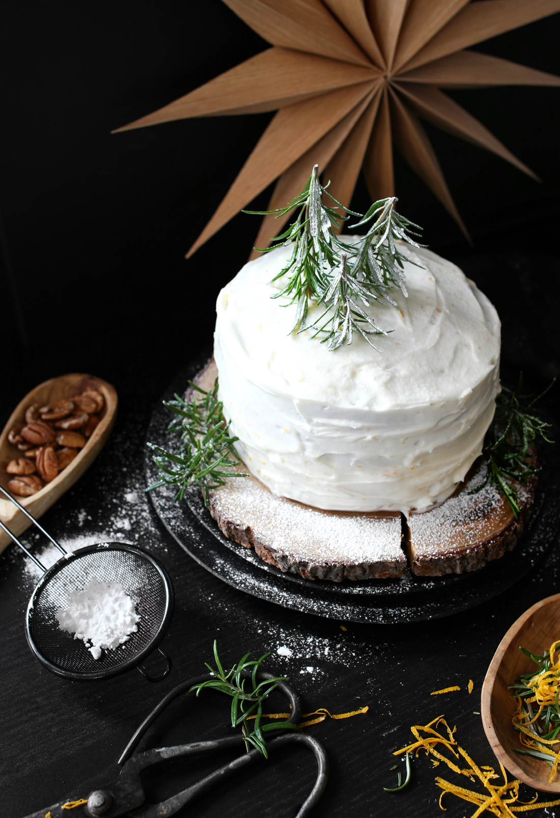 CHRISTMAS CARROT CAKE - Therese Knutsen