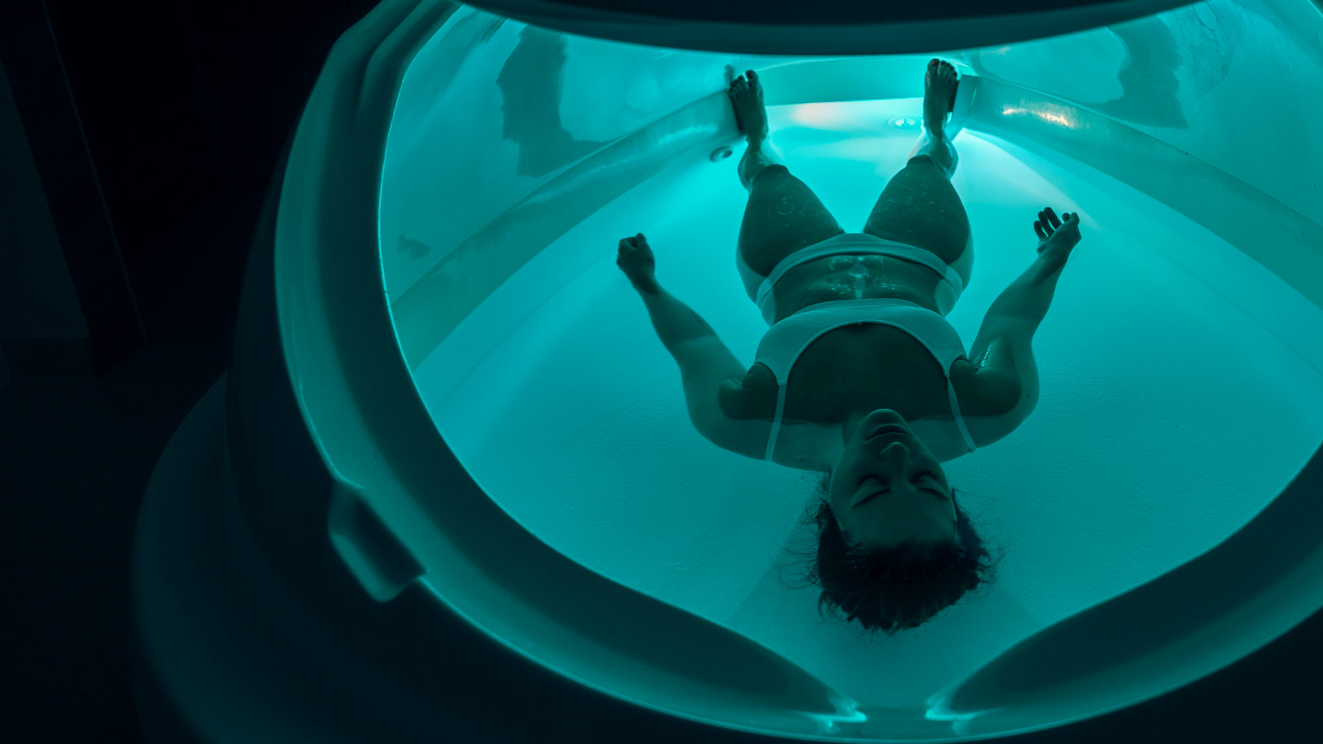 foating-chamber-woman2
