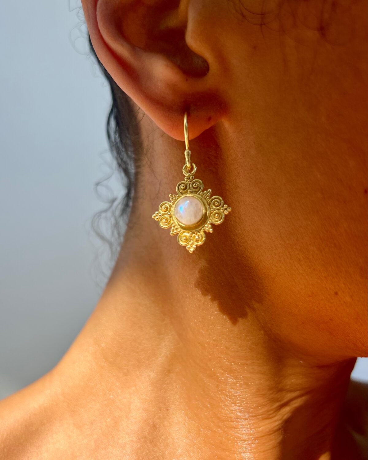 ORNATE PETIT moonstone